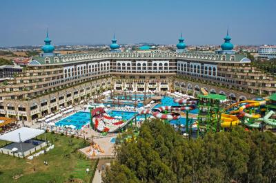 CRYSTAL SUNSET LUXURY RESORT & SPA