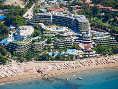 CRYSTAL SUNRISE QUEEN LUXURY RESORT & SPA