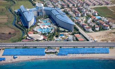 CRYSTAL ADMIRAL RESORT SUITES & SPA