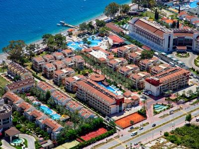 CRYSTAL AURA BEACH RESORT & SPA