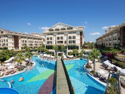 CRYSTAL PALACE LUXURY RESORT & SPA